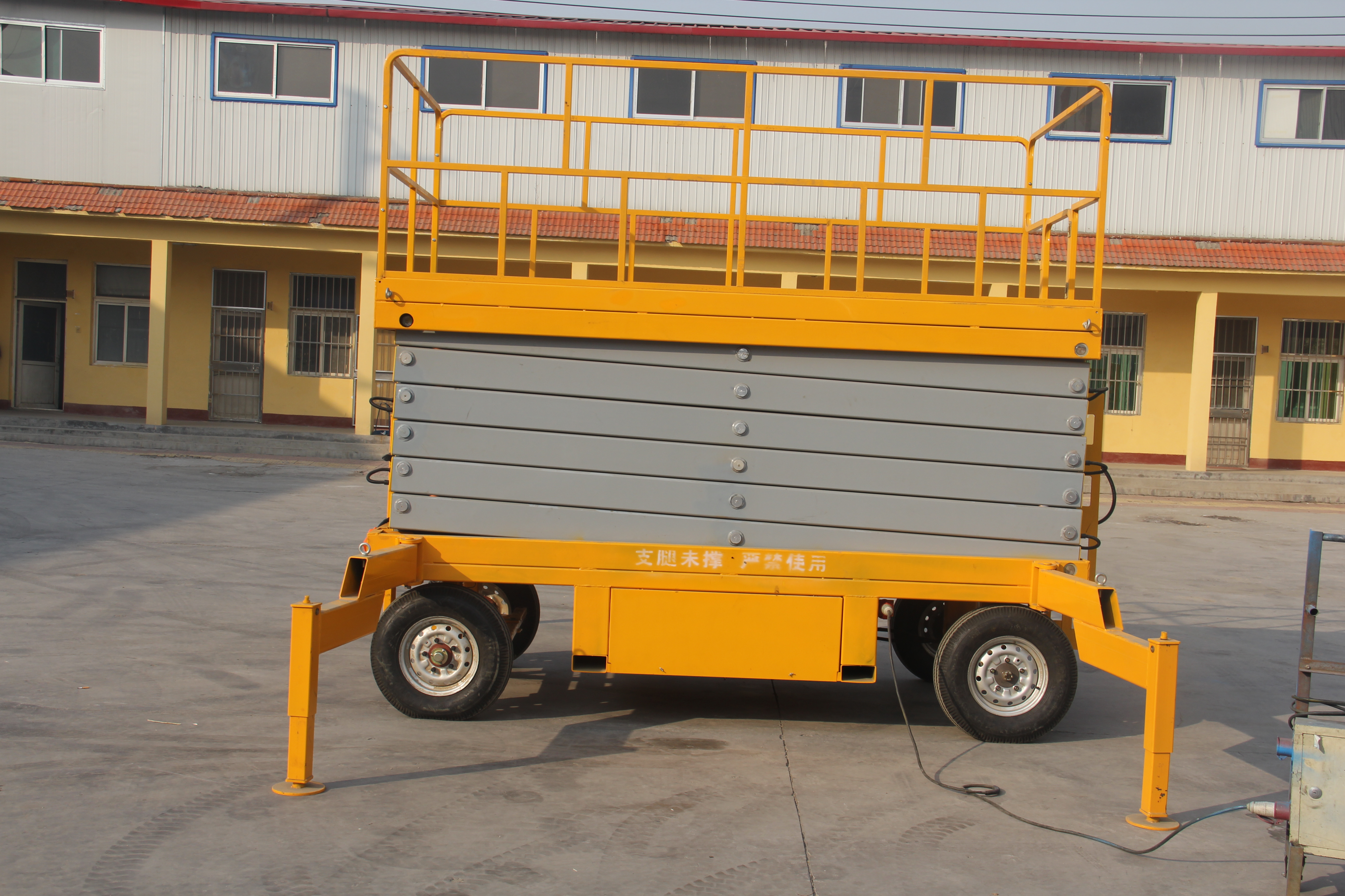 溫江區(qū)哪里有升降機(jī)廠家